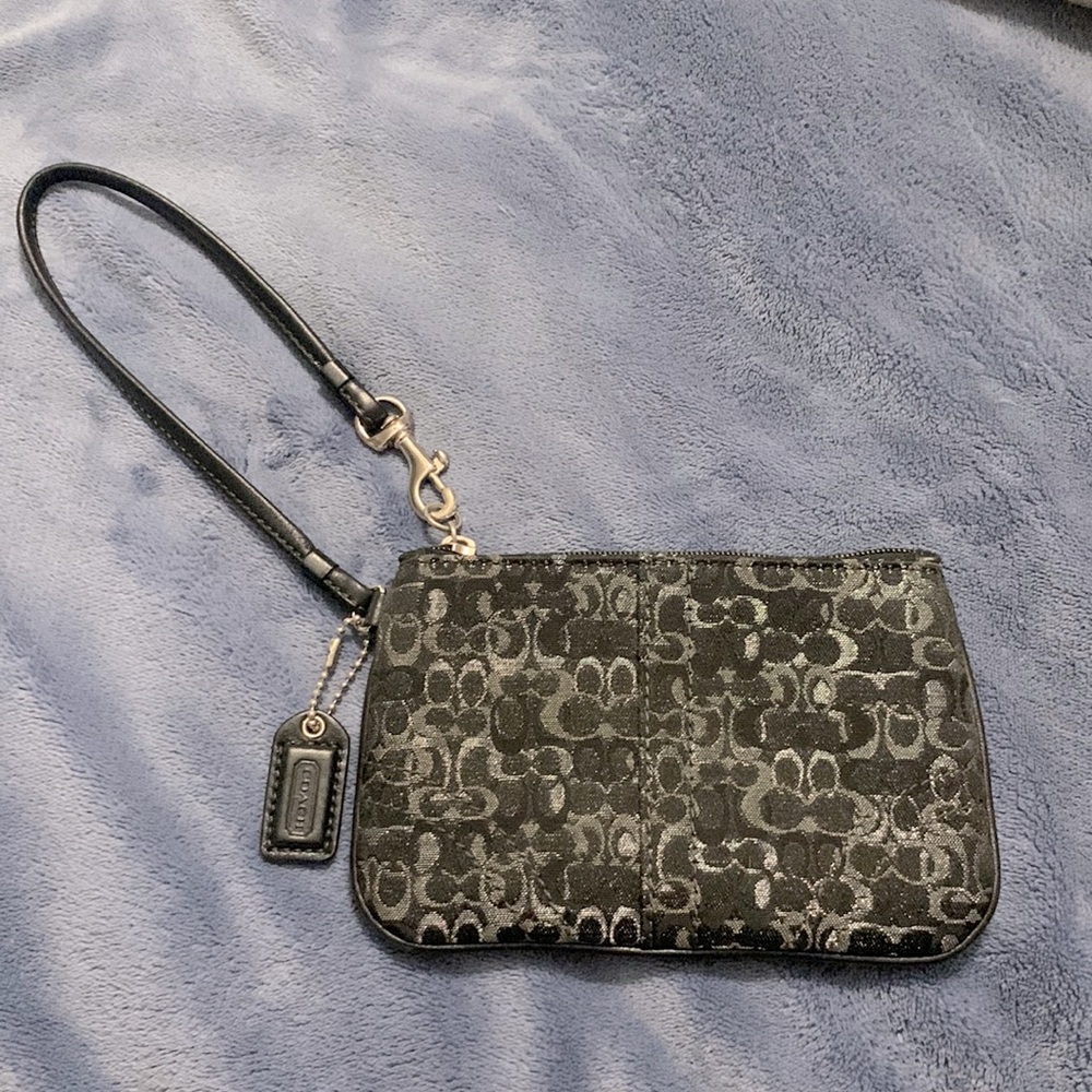 Coach corner zip wristlet - perfect condition! 4”x6”
